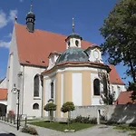Domecek Ve Dvore Bechyně