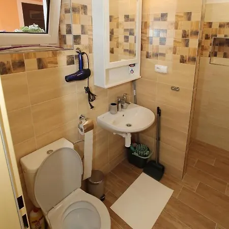 Apartment Domecek Ve Dvore *