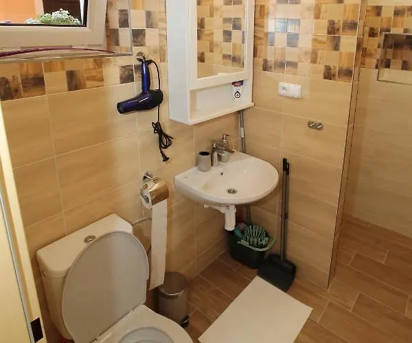 Apartmán Domeček Ve Dvoře *